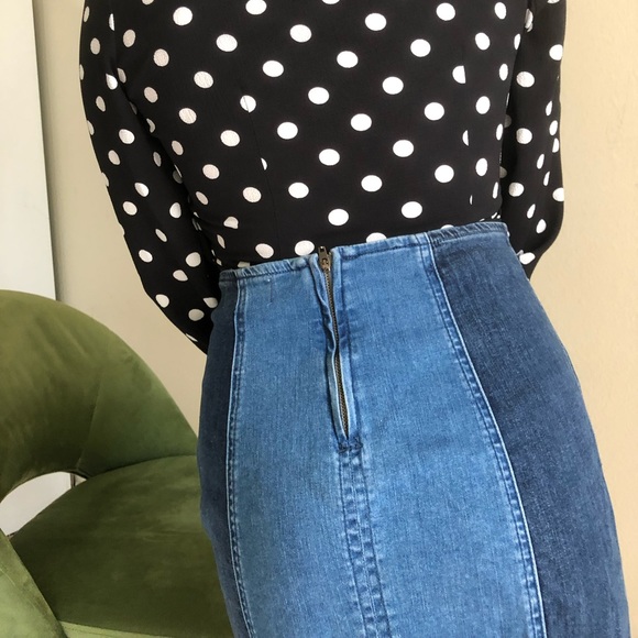 PacSun denim skirt. Like new- Worn once. - Picture 2 of 3